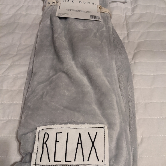 Rae dunn throw - Picture 3 of 4